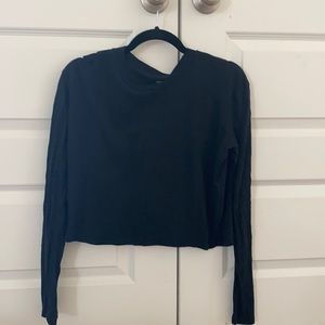 Black long sleeve crop top
